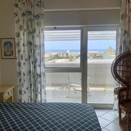 Casa Fronte Mare Con Piscina - Seafront House With Pool 3*