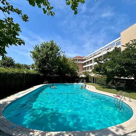 Aparthotel Casa Fronte Mare Con Piscina - Seafront House With Pool