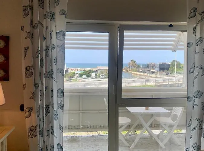 Casa Fronte Mare Con Piscina - Seafront House With Pool 3*