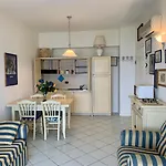 Casa Fronte Mare Con Piscina - Seafront House With Pool 3* Marina di Pietrasanta