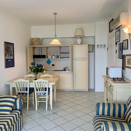 Casa Fronte Mare Con Piscina - Seafront House With Pool 3* Marina di Pietrasanta