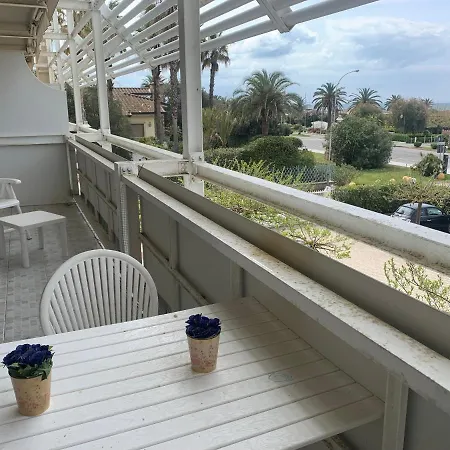 Casa Fronte Mare Con Piscina - Seafront House With Pool Marina di Pietrasanta