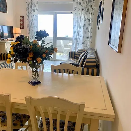 Casa Fronte Mare Con Piscina - Seafront House With Pool Apartahotel 3*