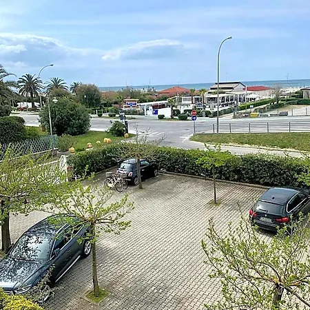 Casa Fronte Mare Con Piscina - Seafront House With Pool Marina di Pietrasanta