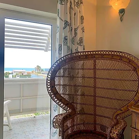 Lägenhetshotell Casa Fronte Mare Con Piscina - Seafront House With Pool Marina di Pietrasanta