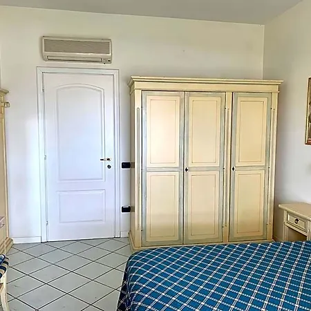 Casa Fronte Mare Con Piscina - Seafront House With Pool 3*