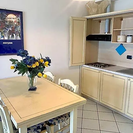 Casa Fronte Mare Con Piscina - Seafront House With Pool 3*