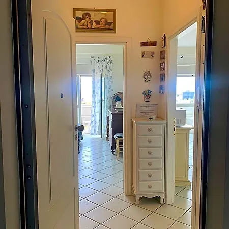 Lägenhetshotell Casa Fronte Mare Con Piscina - Seafront House With Pool 3*