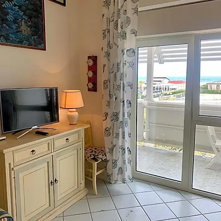 Casa Fronte Mare Con Piscina - Seafront House With Pool Lägenhetshotell Marina di Pietrasanta