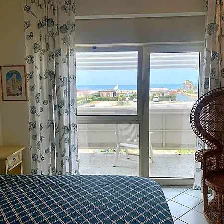 Casa Fronte Mare Con Piscina - Seafront House With Pool